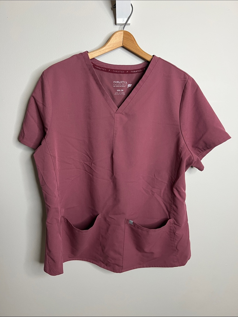 Fabletics Women's V-Neck Scrub Top, Dusty Wine, Women’s Size XXL